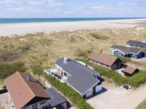 Seaside Charm with Spa and Sauna-By Traum