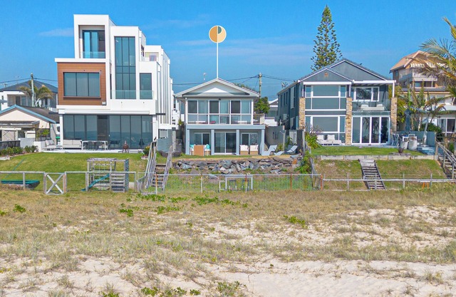 Seaside Serenity | Exclusive Beachfront Escape. Absolute Beachfront 4 BR Parking