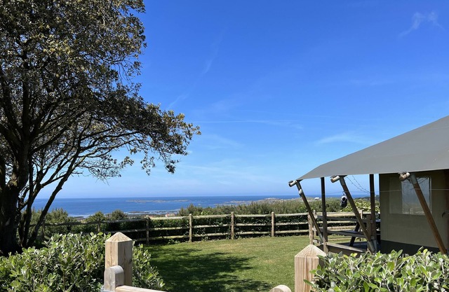 Seaside Serenity: Luxury Glamping Getaway - Sleeps 6