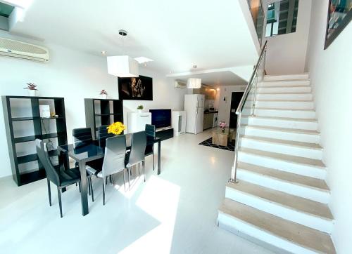 Seasonal Living Lumen Triplex