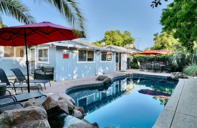 Seasonal Solar-Heated Pool - King and Queen Beds