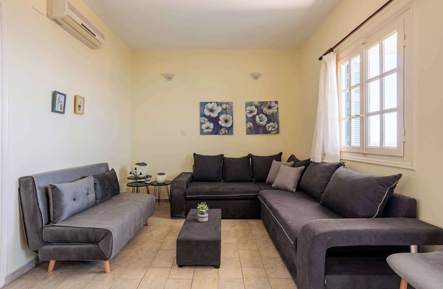 Seaview Getaway with Pool and Panoramic Views