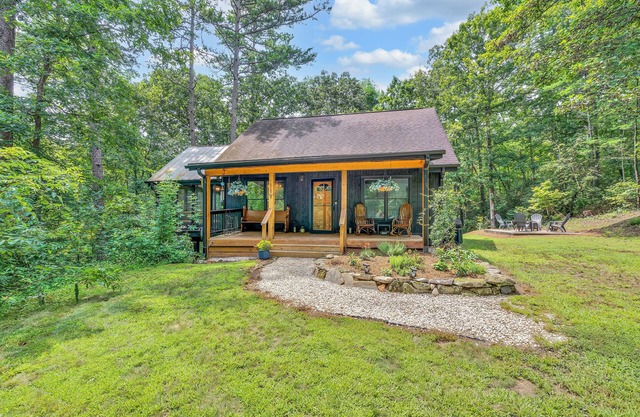 Secluded 3 bedroom cabin surrounded by a nature preserve, lakes, and trails!