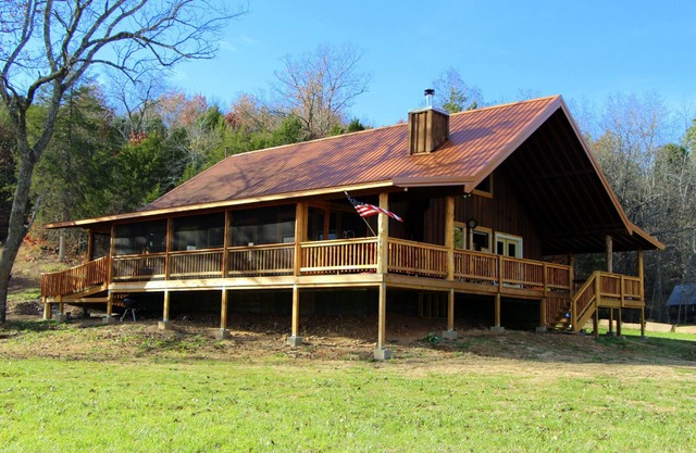 Secluded Area on Upper Kings River @ Chimney Mill Cabin. . . Quiet & Peaceful