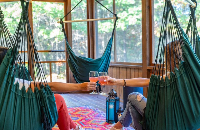 Secluded Cabin/HotTub + Swimming Pool + Game Room