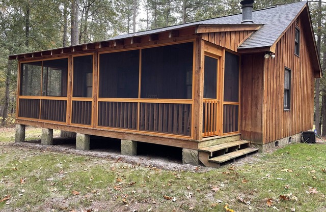 Secluded Cabin in the Woods, near Carolina Horse Park and Valkyrie Sporthorses