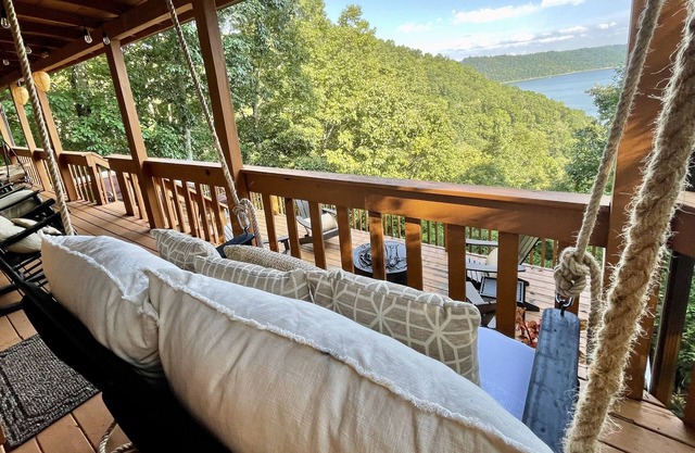 Secluded Cabin With a View!