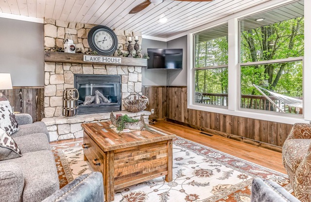 Secluded Lakefront House w/ 21-Foot Seasonal Pontoon Boat, Dock, & Free WiFi