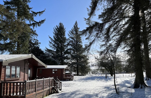 Secluded Lodge On Country Estate (1)