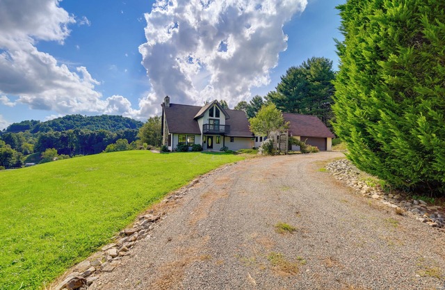 Secluded Mountain City Home w/Deck & Views!