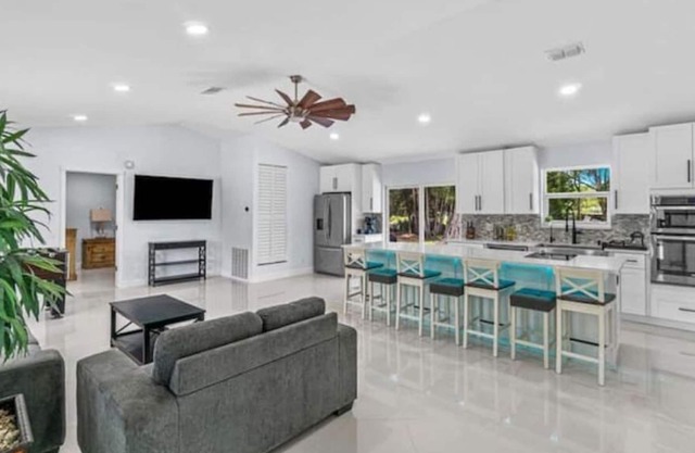 Secluded Palm Beach Oasis