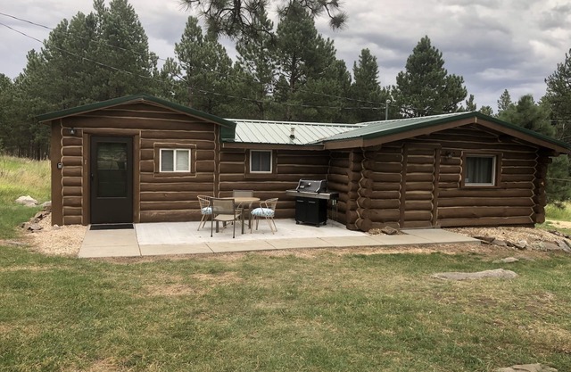 Secluded, Rustic Log Cabin located in the Heart of the Black Hills near Custer