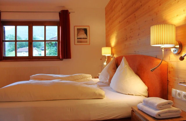 Sehr Große Ferienwohnung mit 2 Etagen, Garten, Terrasse und Panoramisch Aussicht