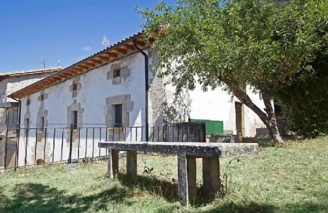 Self catering jaxo etxea for 10 people