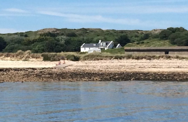 self contained holiday cottage