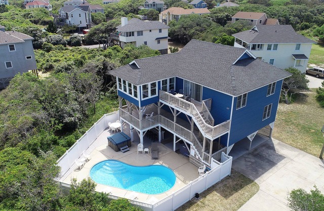 Semi-Oceanfront, Private Pool, Poolside Bar, Hot Tub, Ocean Views! T1, Sailaway