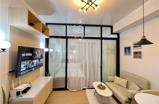 Serendipity Suite Getaway with a Relaxing Pool View in the Heart of Quezon City