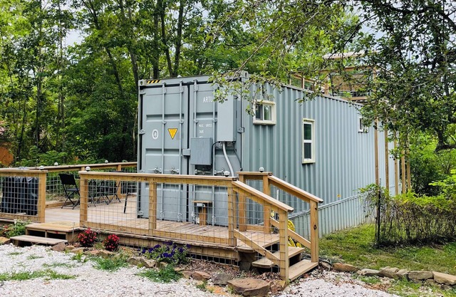 Serene container tiny home with 1 bedroom and WiFi, AC in scenic Garfield