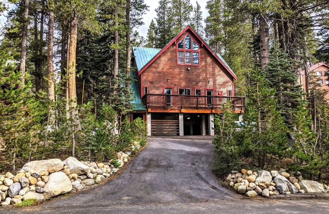 Serene Dacha | Hot Tub & Sauna | Huge Loft