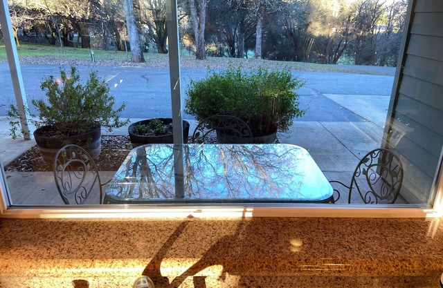 Serene, quiet, 3-br/2-ba house in Shingle Springs w/WiFi behind security gates