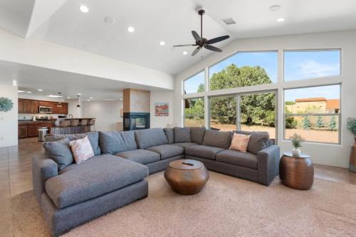 Serene Retreat - 2 Acres, Firepit, River Access