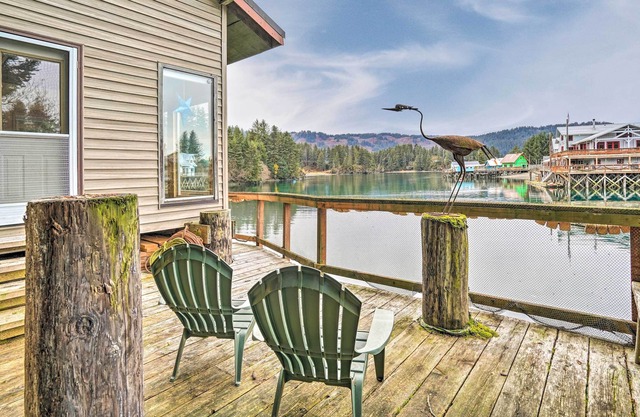 Serene Seldovia Cabin w/ Deck, Grill & Views!