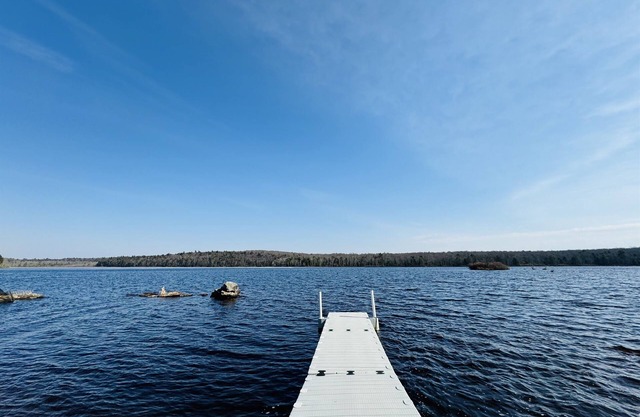 Serenity at Lake Joseph | Lakefront Hot Tub Ski