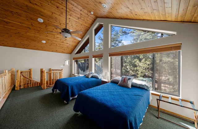 Serenity in the Pines! cabin with WiFi, AC in amazing Show Low