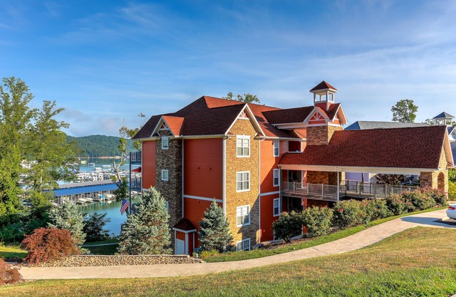 Serenity Now at Stardust Marina - No steps to condo.