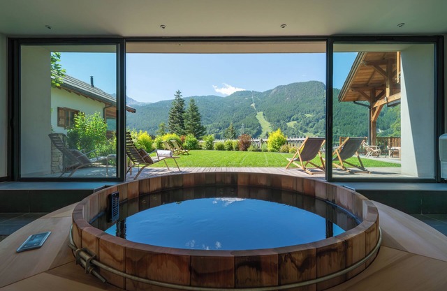 Serre-Chevalier: 5-star luxury chalet, Spa area, panoramic view
