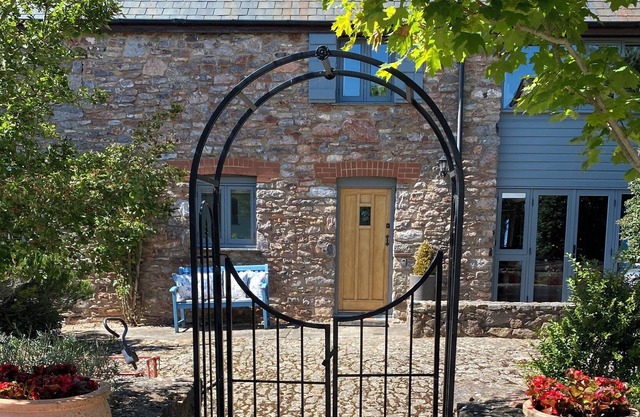 Set in safe, car free setting, close to Totnes, Dartmoor and south Devon beaches