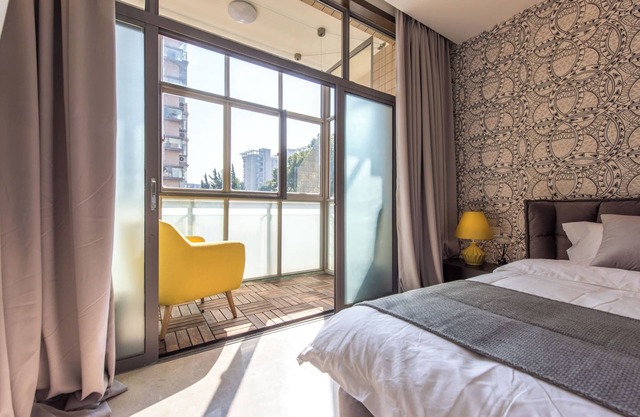 Shanghai Hills&Chuanyu Inn 17-101