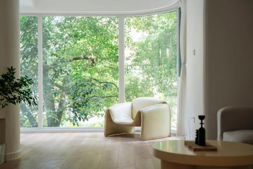 Shanghai Yidu Homestay-The family suite is 550 meters away from Jiangsu Road Subway Station