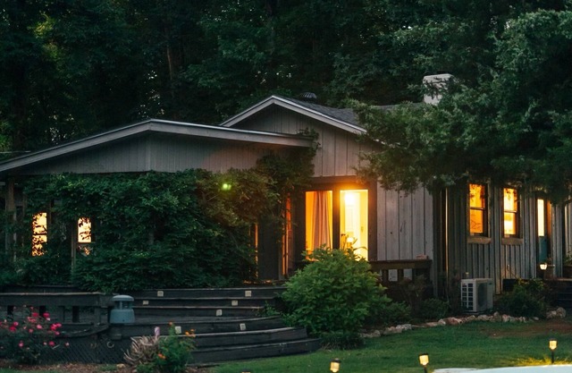 Shepherds Retreat - 2 miles to I-65