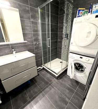 Shiny Compiègne Logement Entier