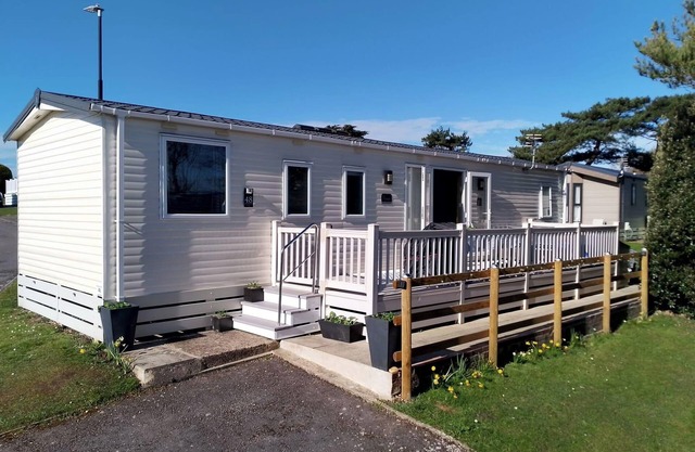 Shorefield Country Park 3-Bed Casita, Passes Incl