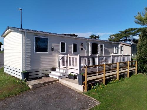 Shorefield Country Park 3-Bed Casita Pass Incl