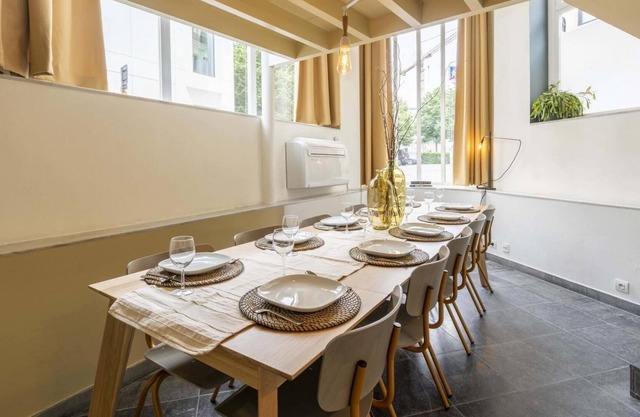 Shway60 Family House