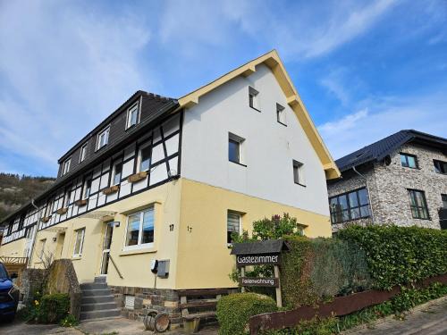 SIM01 Renovierte Monteurs- und Ferienwohnung in Simmerath