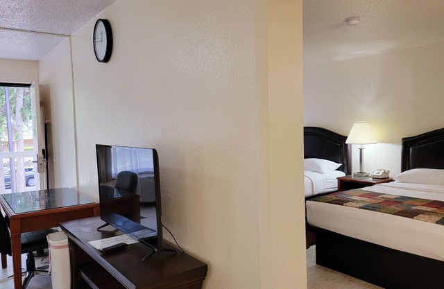 Simple Rewards Inn