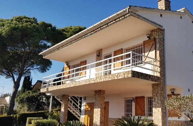 Single-family house of 160m2 with land of 600m2 with capacity for 6 people
