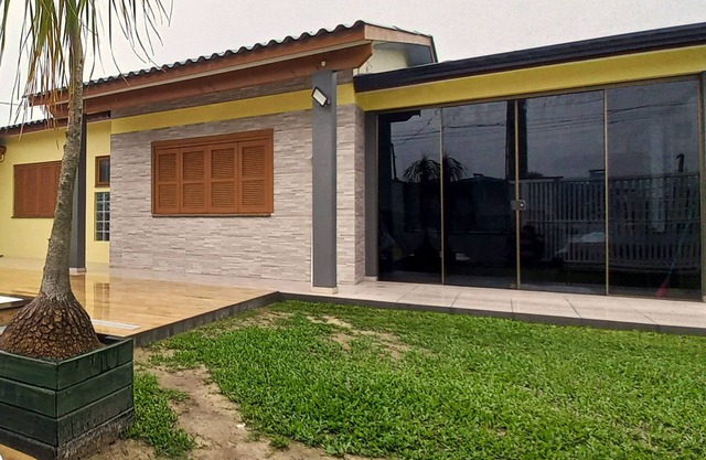 Single House On The Patio With Four Bedrooms In Capão Da Canoa