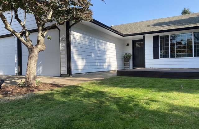 Single Level, Modern, and Clean 3 Bedroom 2 Bath Park Like Property