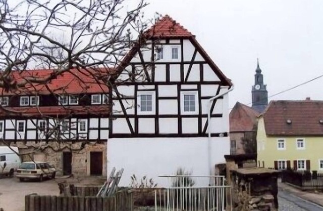 Single room with mini kitchen