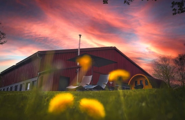 Single-storey living on a farm in a secluded location. Extensive fields and meadows surround Haus Augenweite
