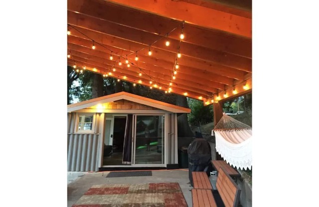 Skagit Valley cabin on Big Lake, WA with private lake access.