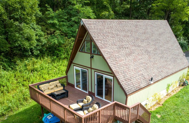 Skaneateles Lake 4 Bedroom Private Lakehouse!