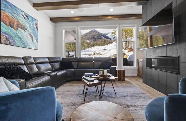 Ski-In Chalet at Fernie Alpine Swim Spa & Sauna B