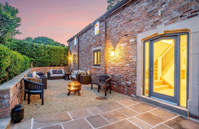 Skyfall - Luxury Cottages