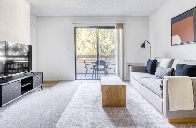 Sleek Fremont 2BR w/ Pool, Gym, W/D, 5 min drive to Tesla, by Blueground